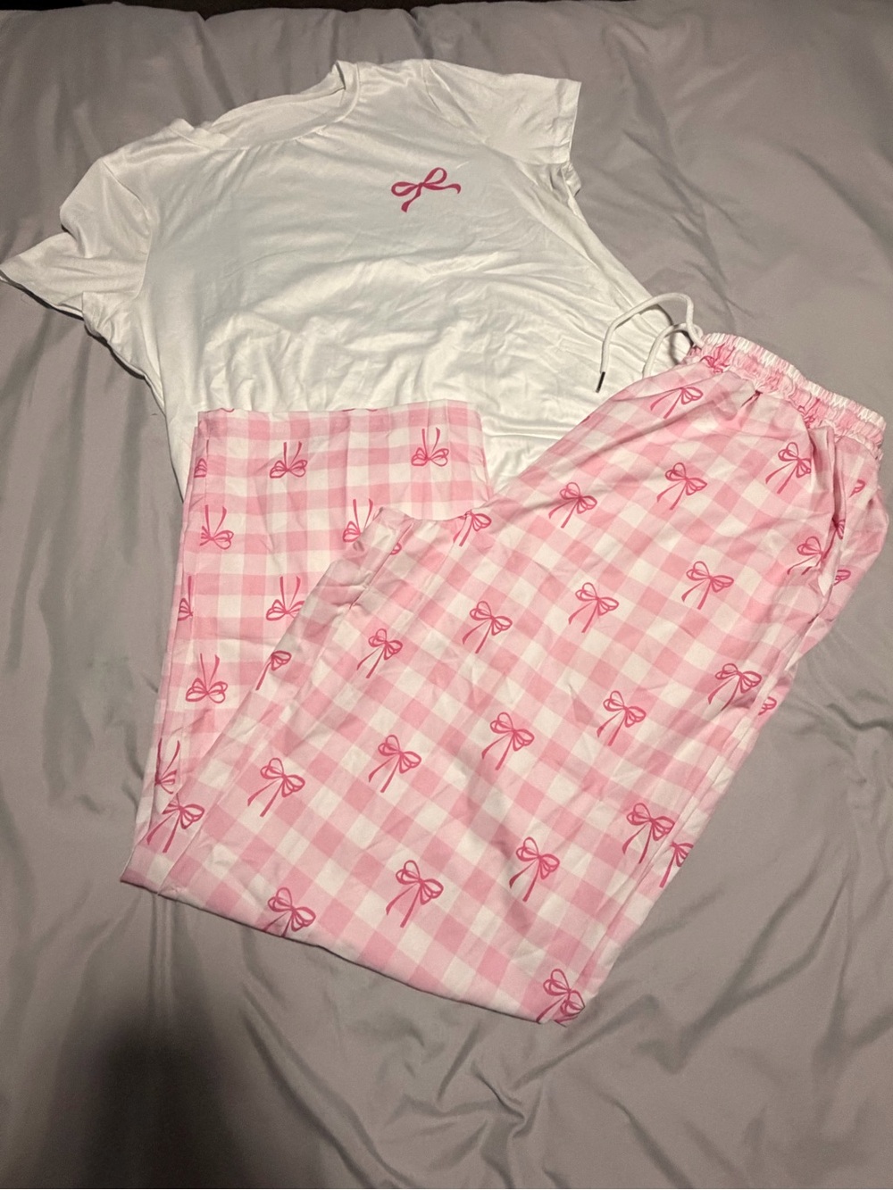 White & Pink Bow-Print Women’s Pajama Set